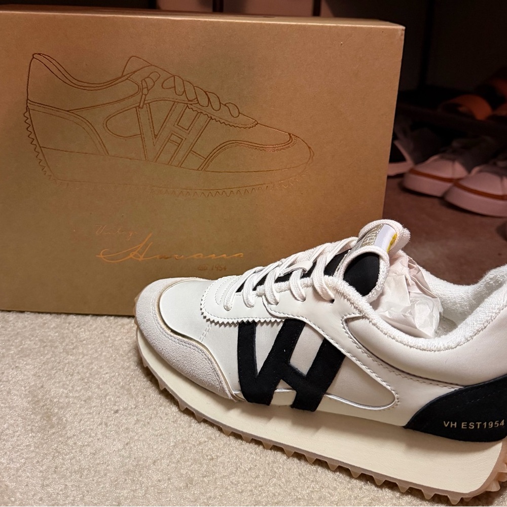 Vintage Havana White and Black Sneakers